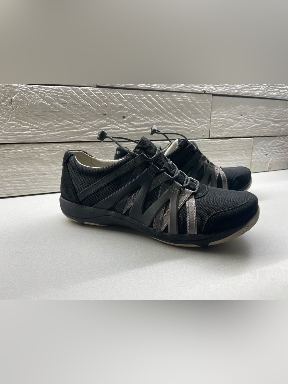 Dansko Walking Shoes - Slip on bungee - Size 39 (8.5-9)